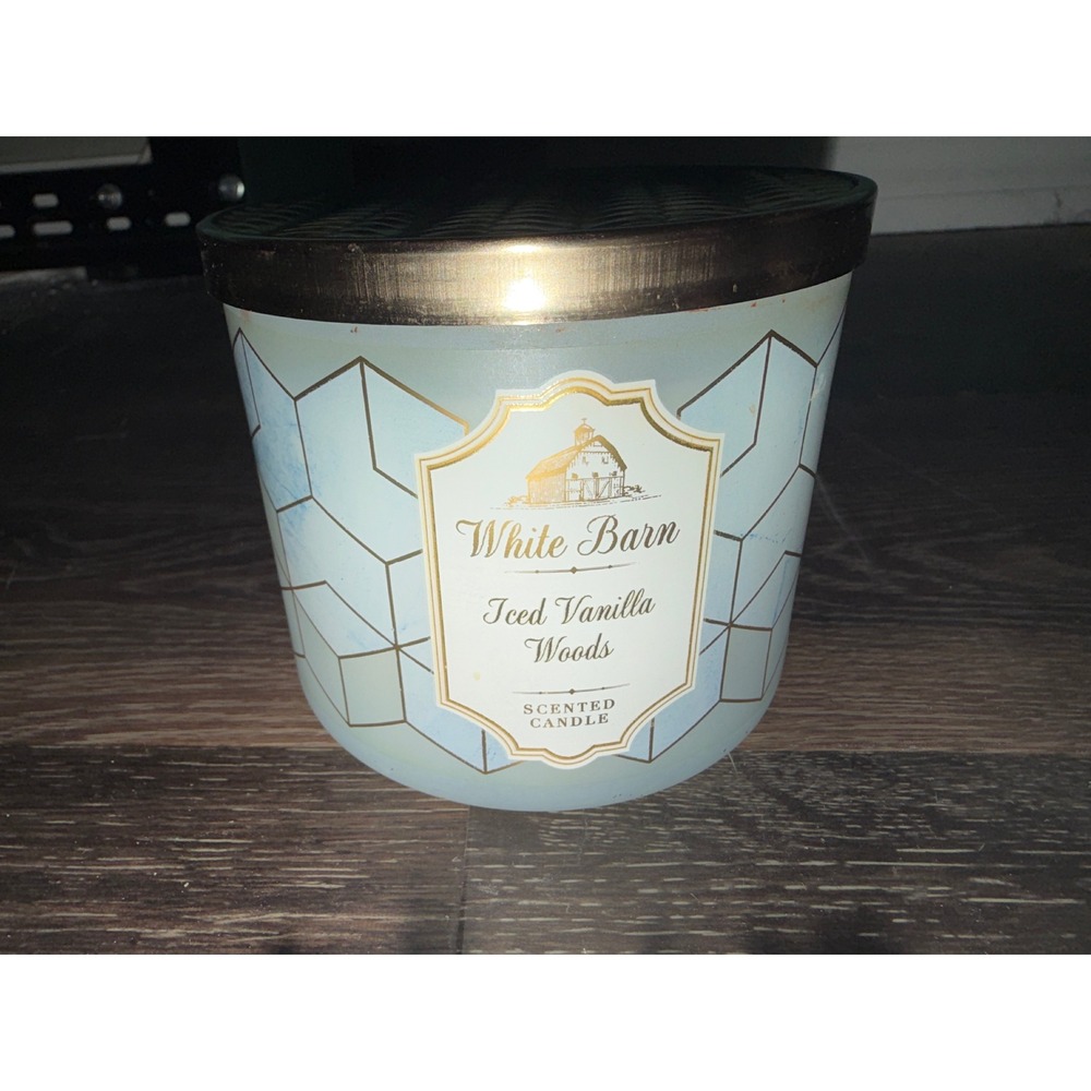 Bath and body‎ works White Barn Iced Vanilla Woods Candle 3-Wick Soy Blend